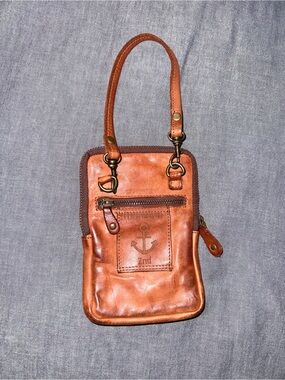 Men's Leather Crossbody Phone Pouch - Brown